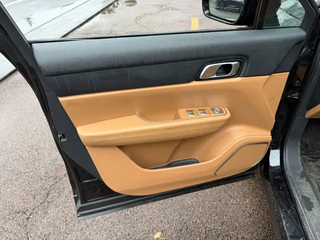 Li Auto ONE — Фото автомобиля 6