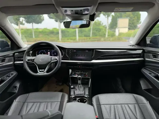 Volkswagen Passat — Фото автомобиля 5