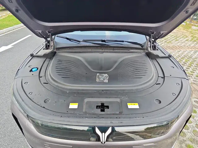 Voyah FREE — Фото автомобиля 22