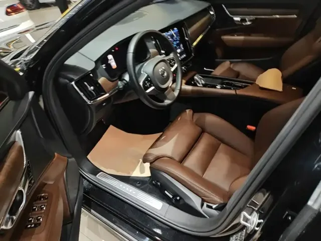 Volvo S90 — Фото автомобиля 14
