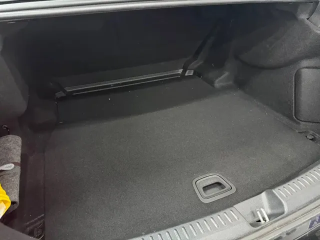 Mercedes-Benz E-Class — Фото автомобиля 20