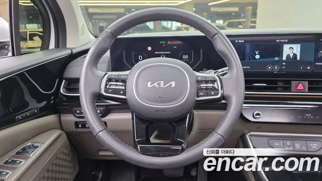 Kia Carnival Generation 4 — Фото автомобиля 13
