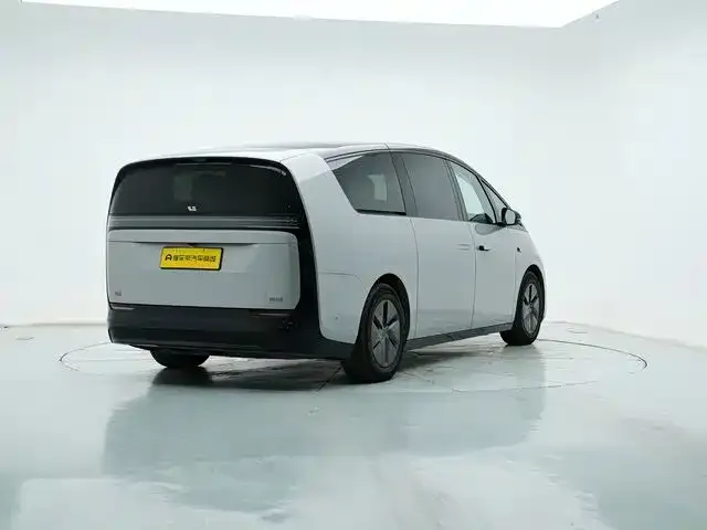 Li Auto MEGA — Фото автомобиля 21