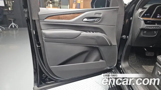 Cadillac Escalade Escalade 5 поколение — Фото автомобиля 19