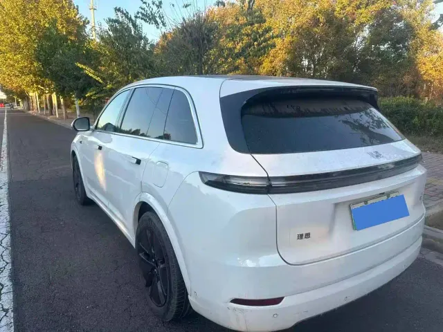 Li Auto L7 — Фото автомобиля 4