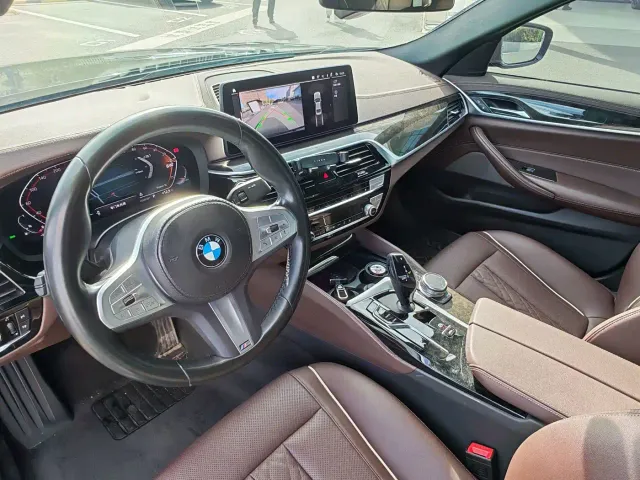 BMW 5 Series — Фото автомобиля 11