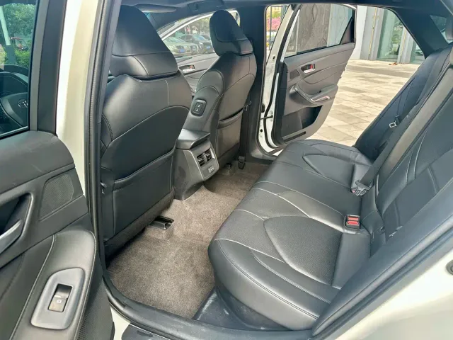 Toyota Avalon — Фото автомобиля 11