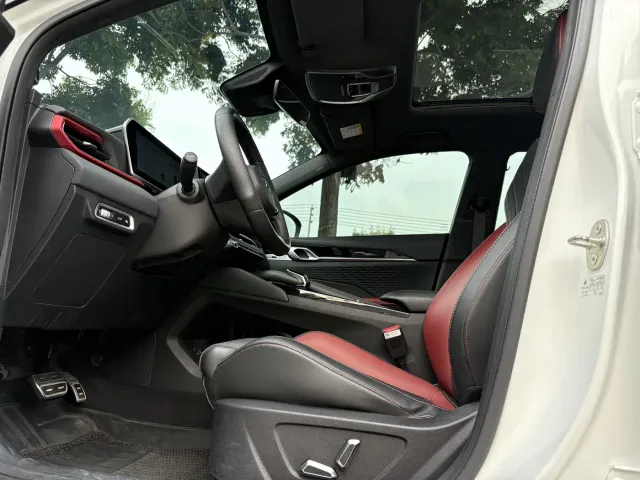 Geely Binyue — Фото автомобиля 8