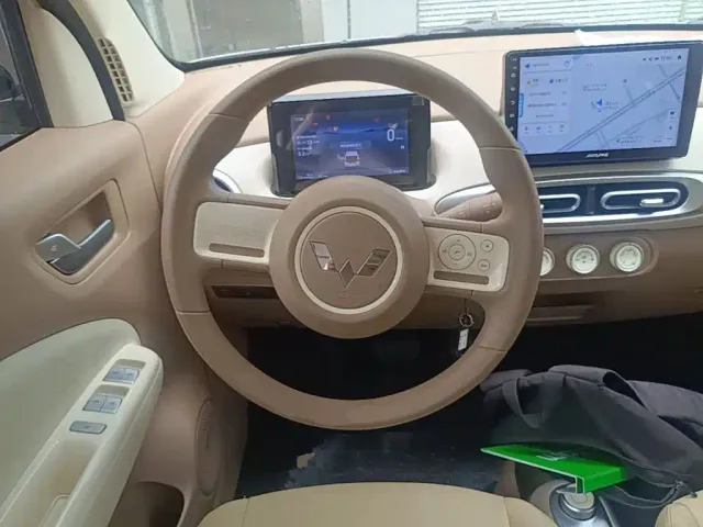 Wuling Hongguang Mini EV — Фото автомобиля 10