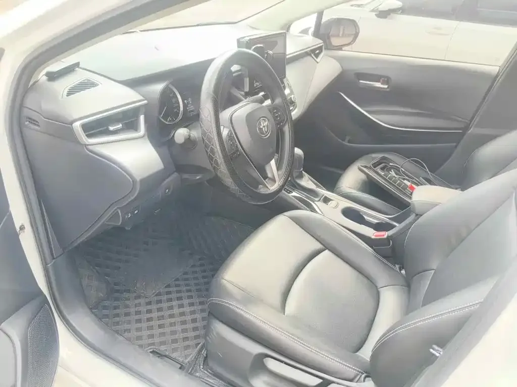 Toyota Corolla 2021 Hybrid 1.8L E-CVT Elite Edition — Фото автомобиля 8