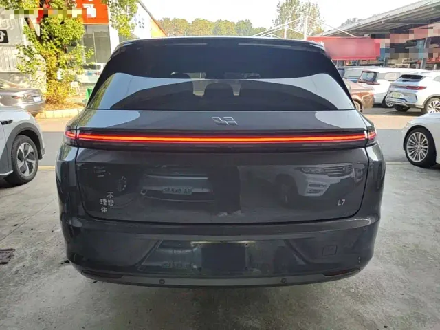Li Auto L7 — Фото автомобиля 5