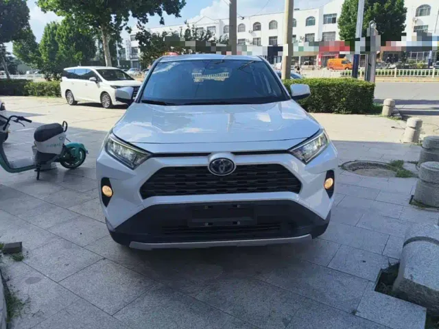 Toyota RAV4 — Фото автомобиля 2