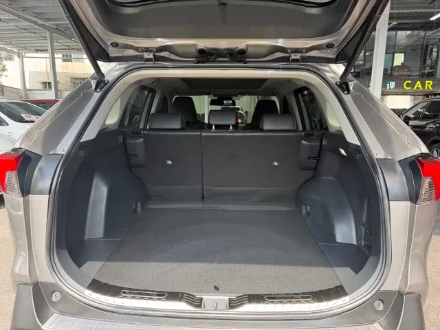 Toyota RAV4 — Фото автомобиля 16