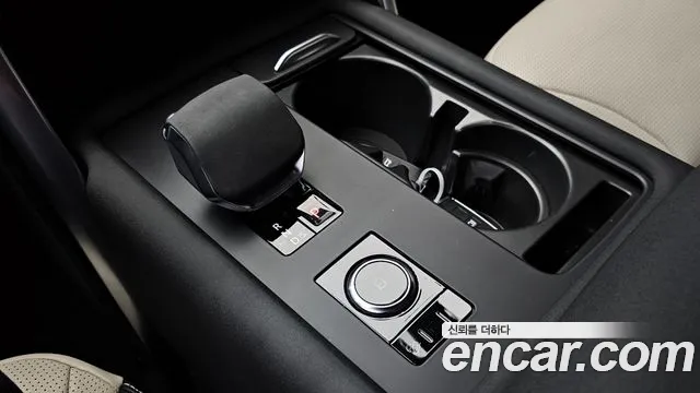 Land Rover Discovery — Фото автомобиля 9