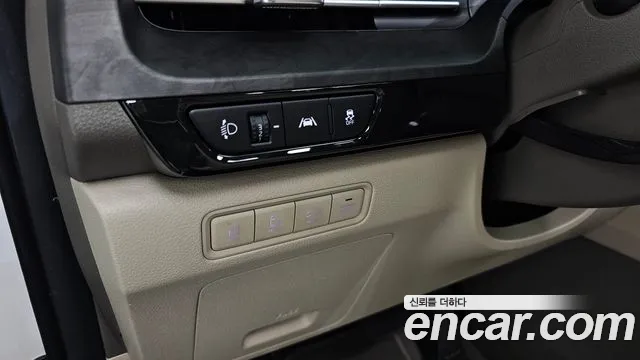 Kia Carnival 4th Gen — Фото автомобиля 30