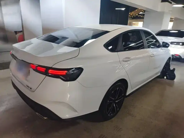 Geely Binrui — Фото автомобиля 6