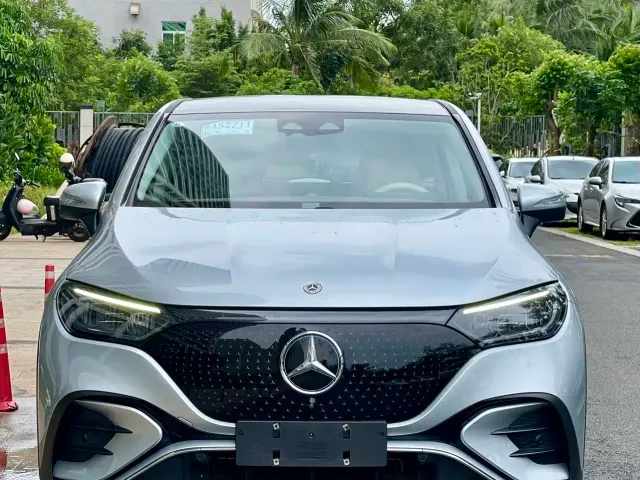 Mercedes-Benz EQE SUV — Фото автомобиля 2