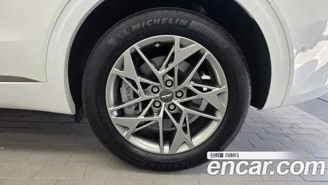 Genesis GV70 2.5T Бензин 2WD — Фото автомобиля 21