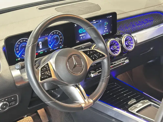 Mercedes-Benz EQB — Фото автомобиля 7
