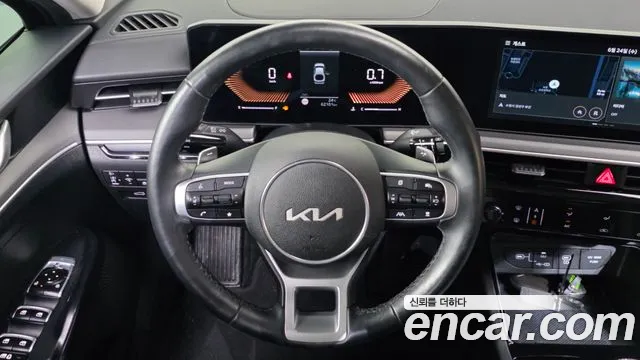 Kia K5 Новый K5 3 поколение 2.0 LPi(Для проката) — Фото автомобиля 13