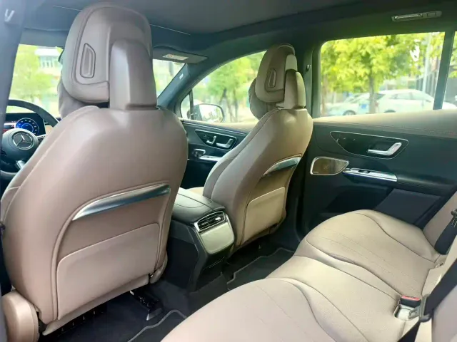 Mercedes-Benz EQE SUV — Фото автомобиля 8