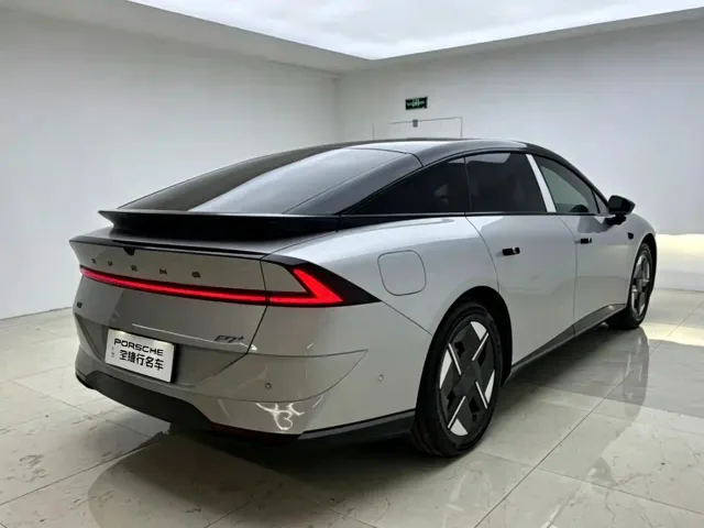 Xpeng P7+ — Фото автомобиля 6