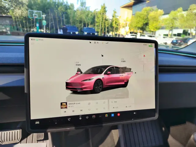 Tesla Model 3 — Фото автомобиля 18