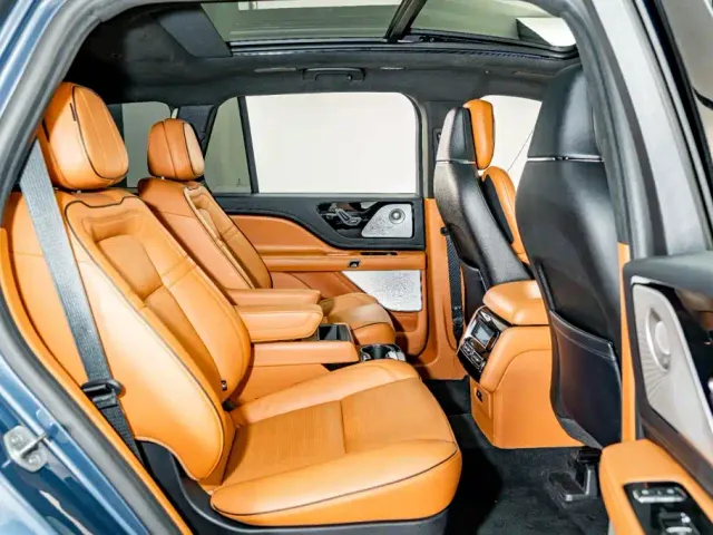 Lincoln Aviator — Фото автомобиля 21