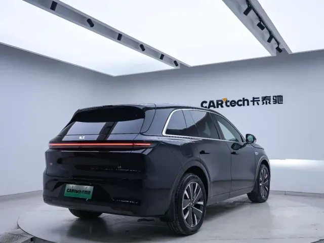 Li Auto Li Auto L6 2025 Pro Smart Renewal Edition — Фото автомобиля 18