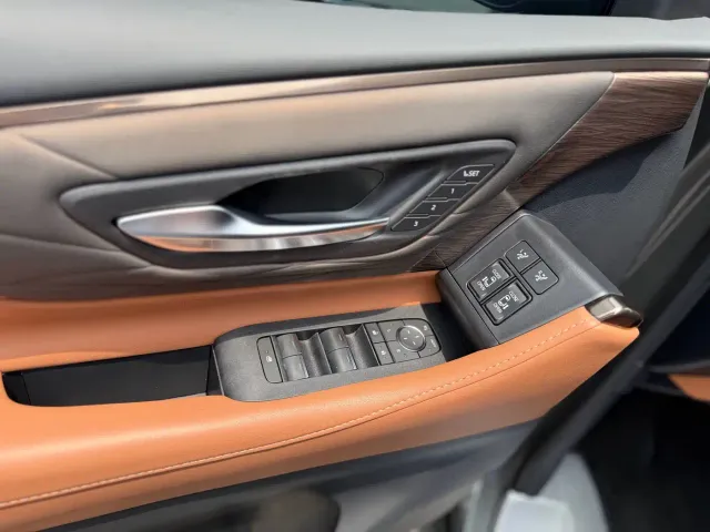 Toyota Vellfire — Фото автомобиля 7