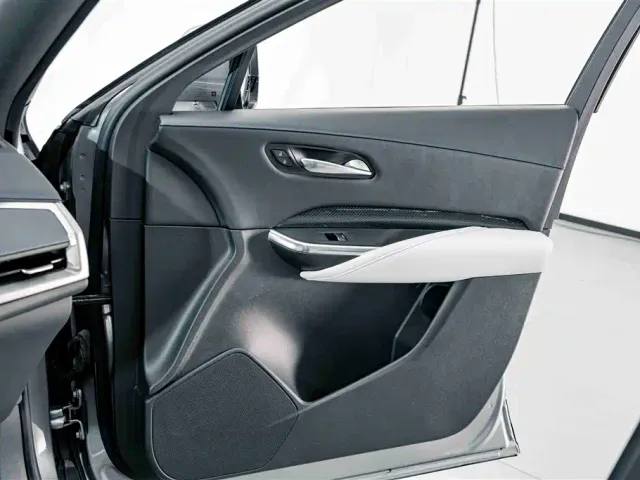 Cadillac XT4 — Фото автомобиля 14