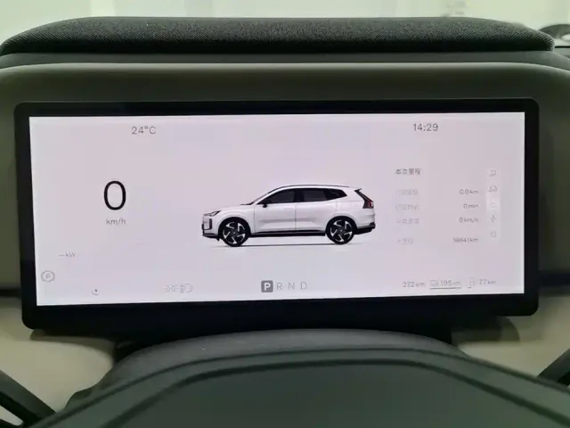 Volvo XC70 Plug-in Hybrid — Фото автомобиля 11