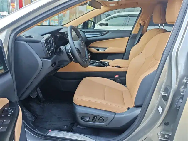 Lexus NX — Фото автомобиля 4