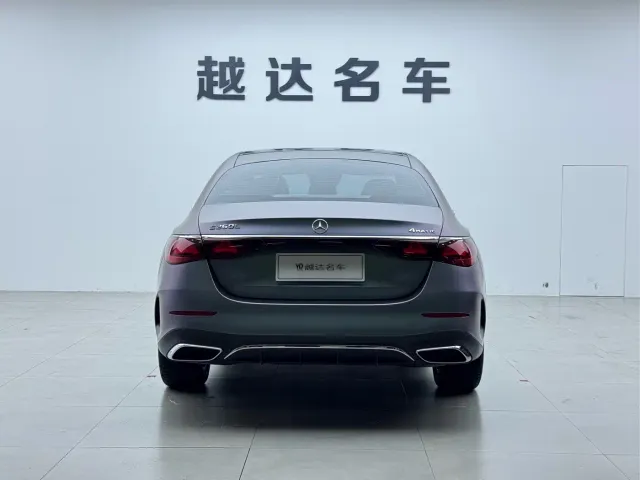 Mercedes-Benz E-Class — Фото автомобиля 20