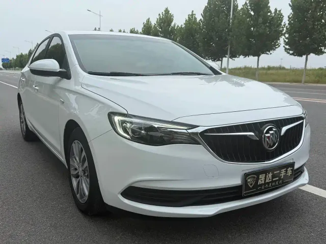 Buick Excelle — Фото автомобиля 3