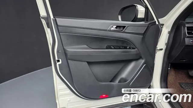 KG_Mobility_Ssangyong Rexton Новый Rexton Sport Дизель 2.2 4WD — Фото автомобиля 21