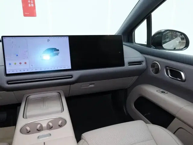Li Auto Li Auto i6 2025 4WD Base Model — Фото автомобиля 20