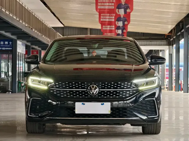 Volkswagen Passat — Фото автомобиля 2