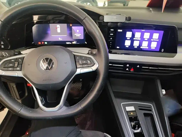 Volkswagen Golf — Фото автомобиля 9
