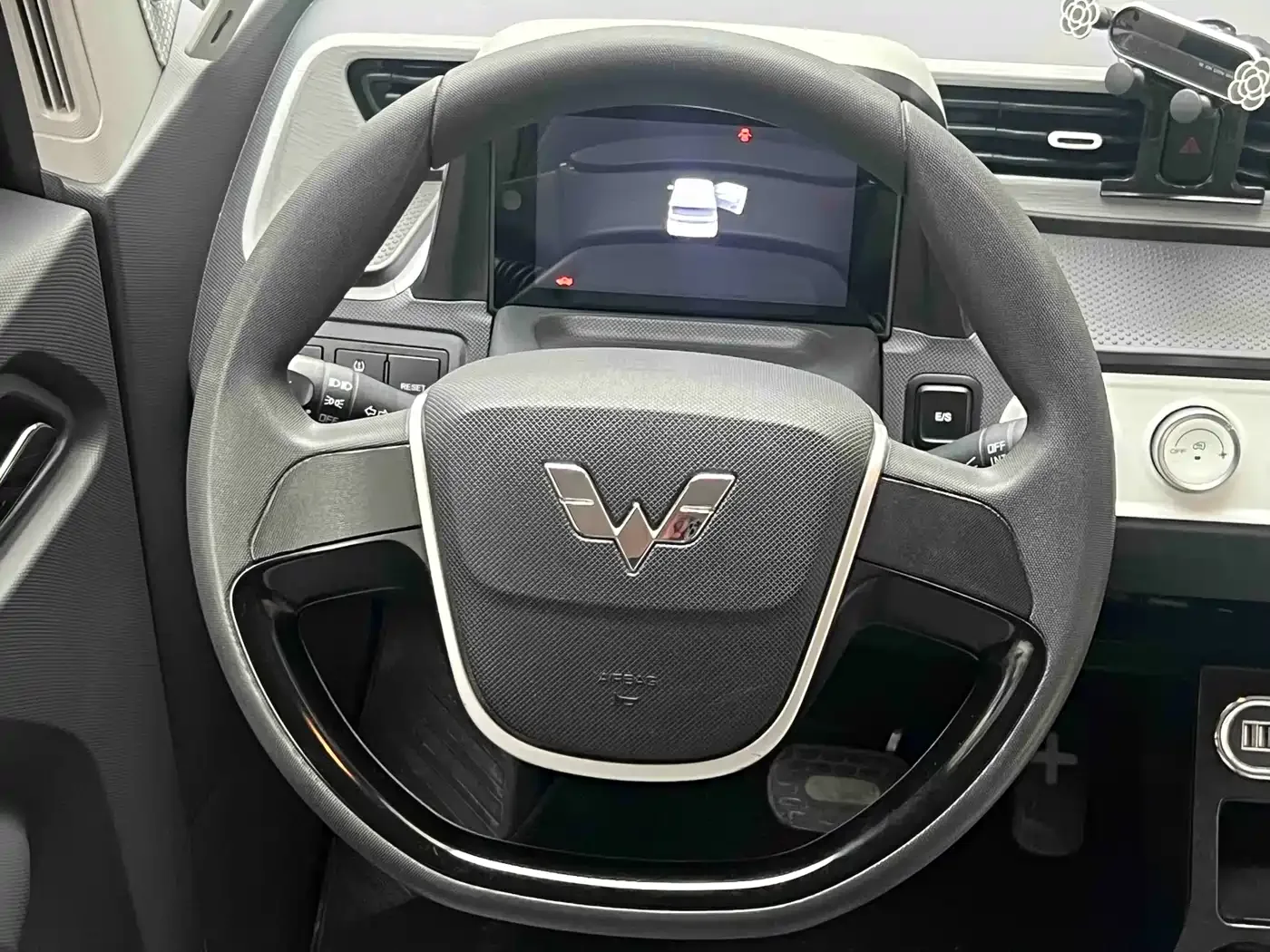 Wuling Motors Hongguang MINIEV 2022 Macaron Premium LFP — Фото автомобиля 3