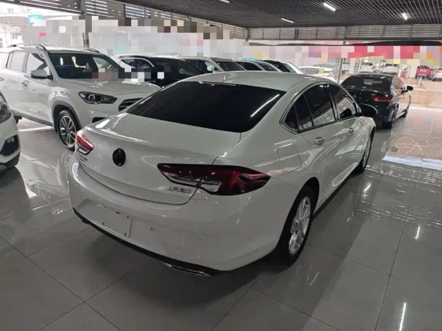 Buick Regal — Фото автомобиля 6