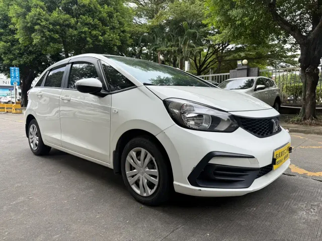 Honda Fit — Фото автомобиля 2