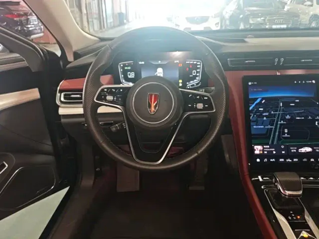 Hongqi H5 — Фото автомобиля 10