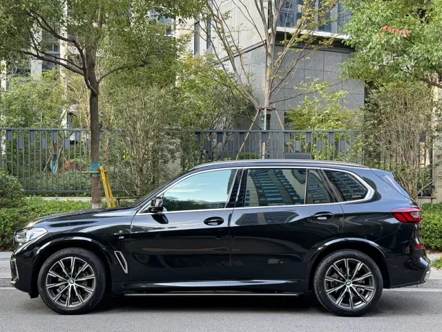 BMW X5 — Фото автомобиля 3