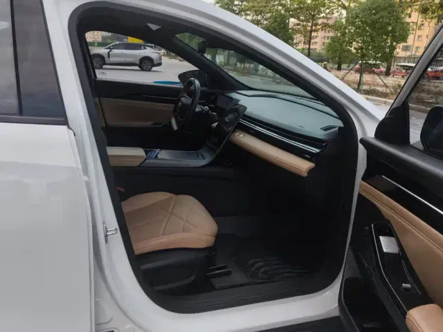 Geely Galaxy L6 — Фото автомобиля 8