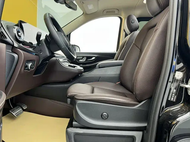 Mercedes-Benz Mercedes-Benz V-Class 2024 V 300 L Long Wheelbase Premium — Фото автомобиля 18