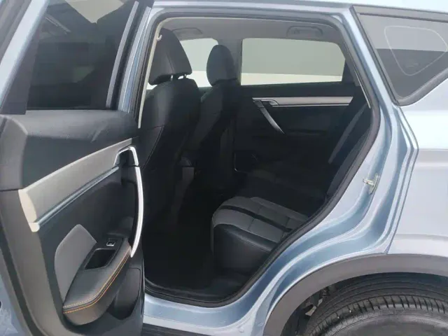 Geely Binyue — Фото автомобиля 11
