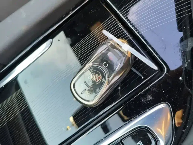 Buick Enclave — Фото автомобиля 8