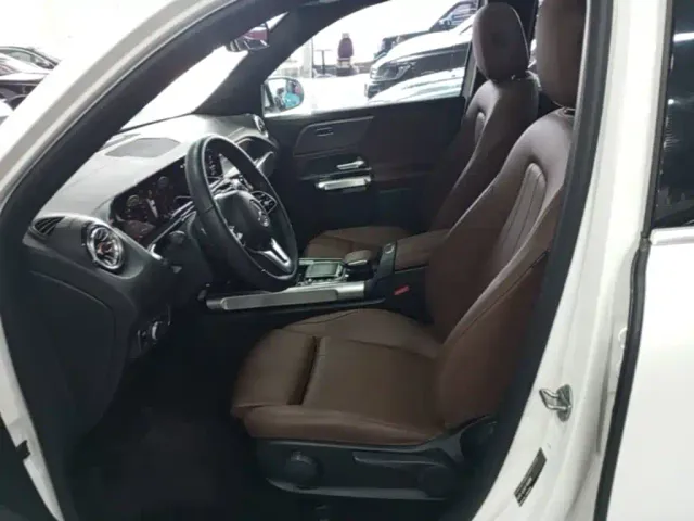 Mercedes-Benz GLB-Class — Фото автомобиля 10