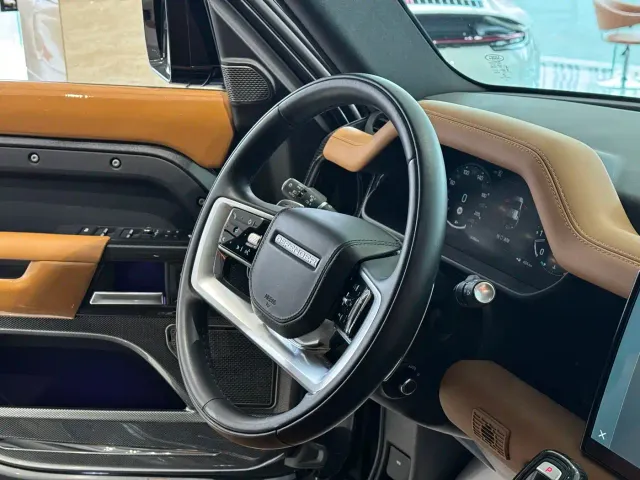 Land Rover Defender — Фото автомобиля 18